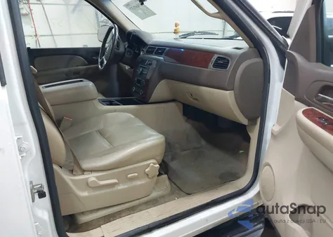 2009 Chevrolet Suburban 1500 Lt2 z USA, uszkodzony, nr VIN 1GNFK26389R267808